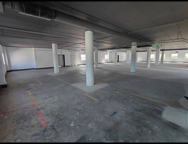 3,689M² OFFICE TO LET IN VORNA VALLEY
